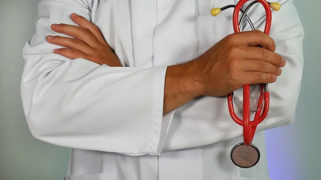 Epuizarea personalului medical, cauzată de lipsa prevenției în spitale