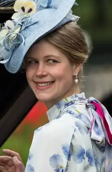 Lady Louise Windsor, Absolventă de St Andrews: Un An Sabatic Înainte de Carieră