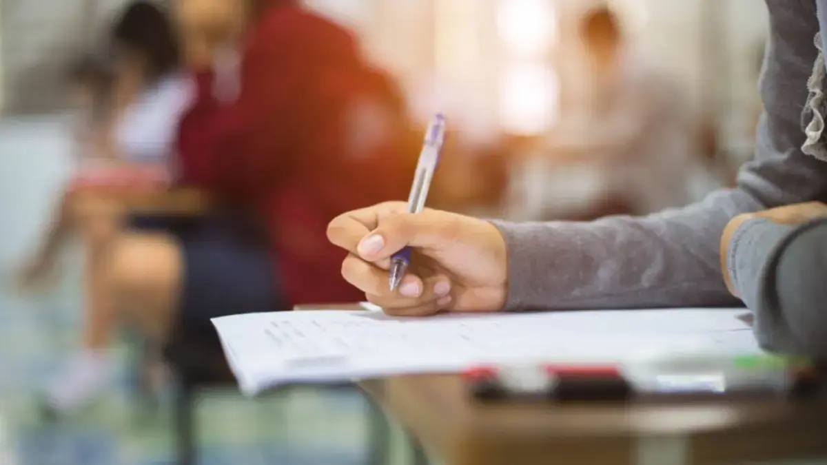 Peste 10.000 de profesori susțin examenul de definitivat