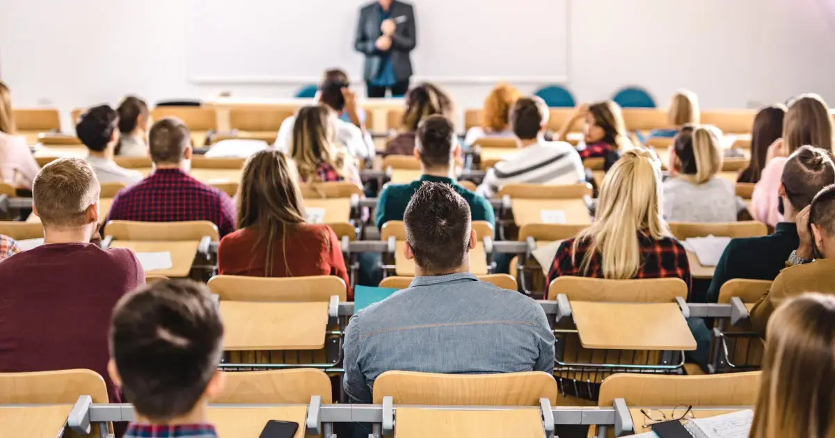 Peste 9.600 de profesori susțin proba scrisă la Definitivat 2026