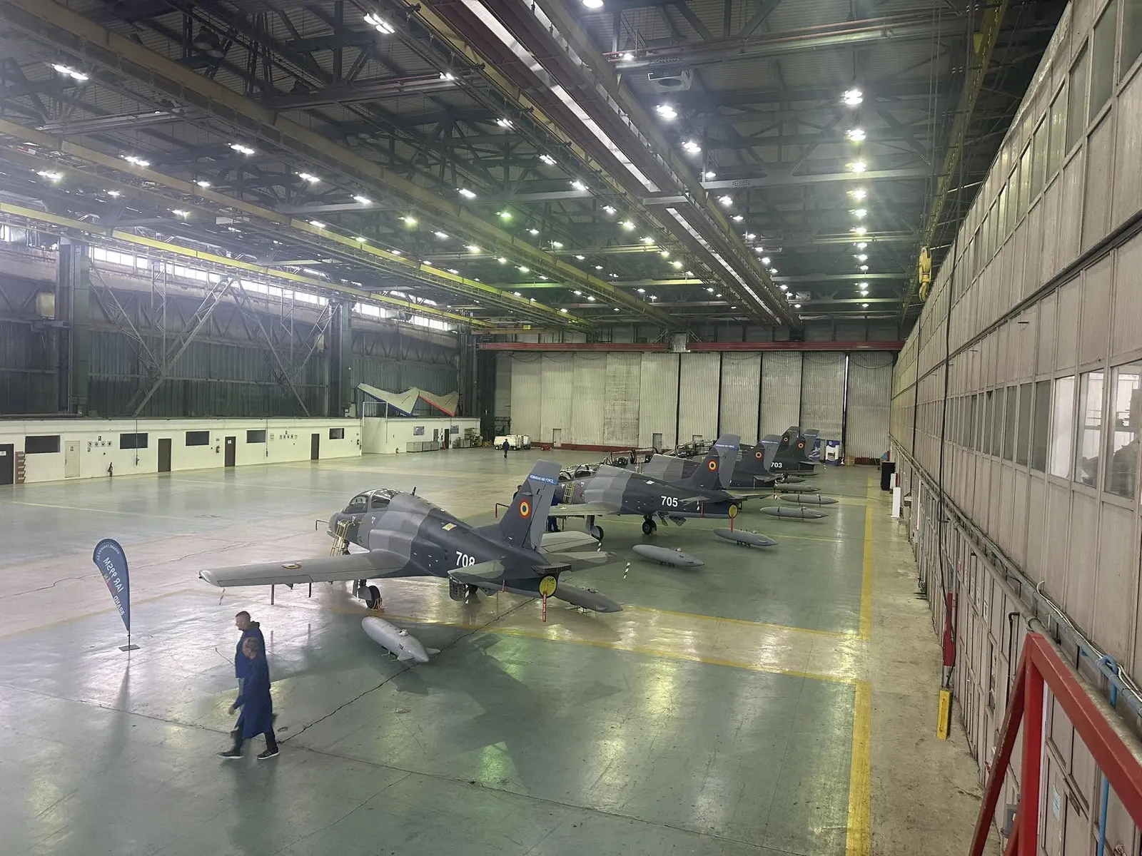 Curtea de Conturi: Avioane SA Craiova, nelivrageri, salarii ilegale și pierderi mari