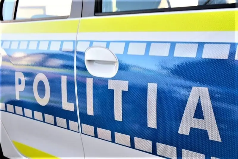Trei angajați răniti de explozia unei anvelope la firmă de transport din Argeș