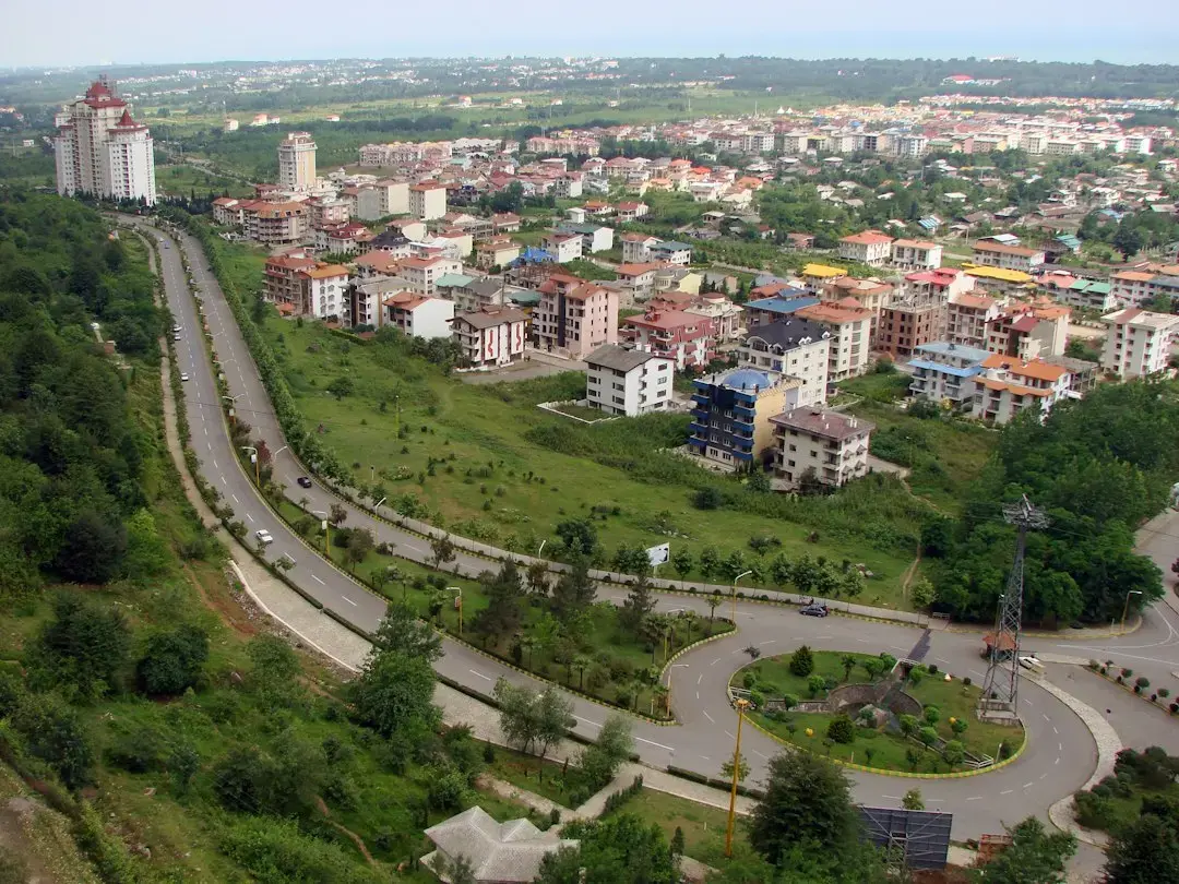 Prețul motorinei crește accelerat: Transportatorii și fermierii români sunt primii afectați