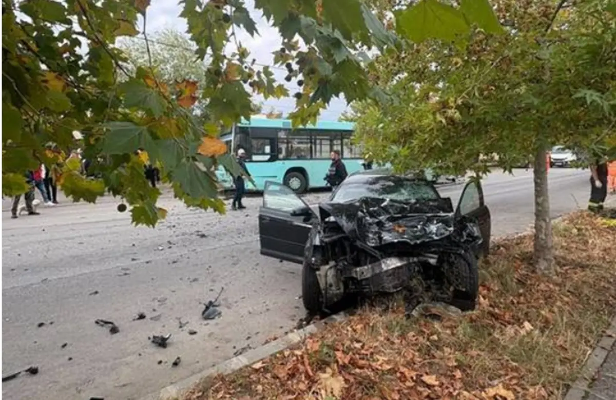 Tragedie rutieră la Craiova: un mort și șapte răniți după impactul dintre un autobuz și o mașină